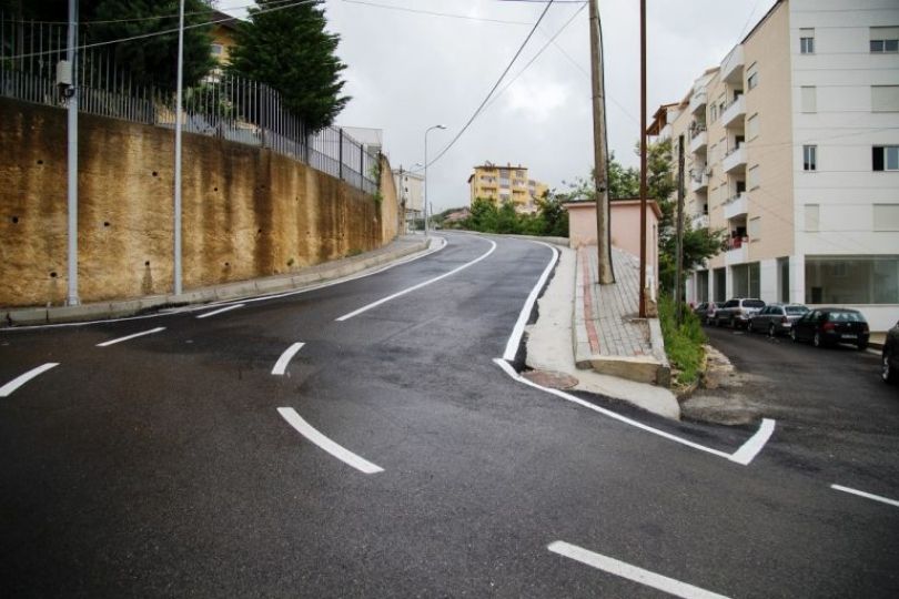 FOTO GALERI/ Tiranë, Erion Veliajt i rrëshqet trotuari i “Rilindjes urbane”