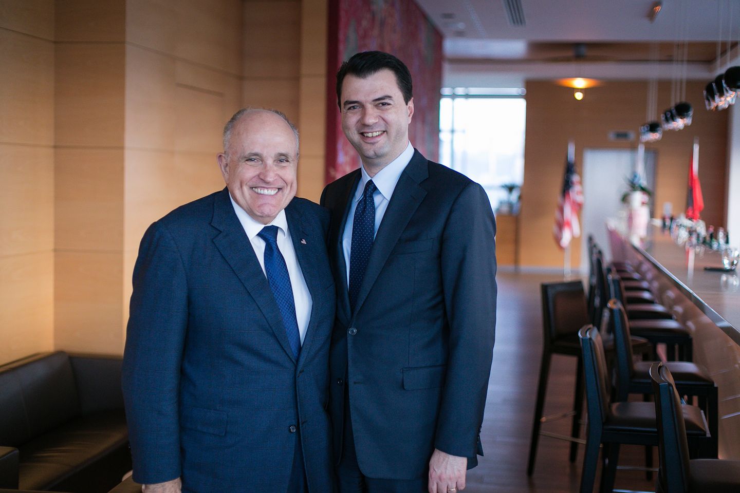 FOTOLAJM/Basha takon ish guvernatorin e Nju Jorkut, Rudy Guliani