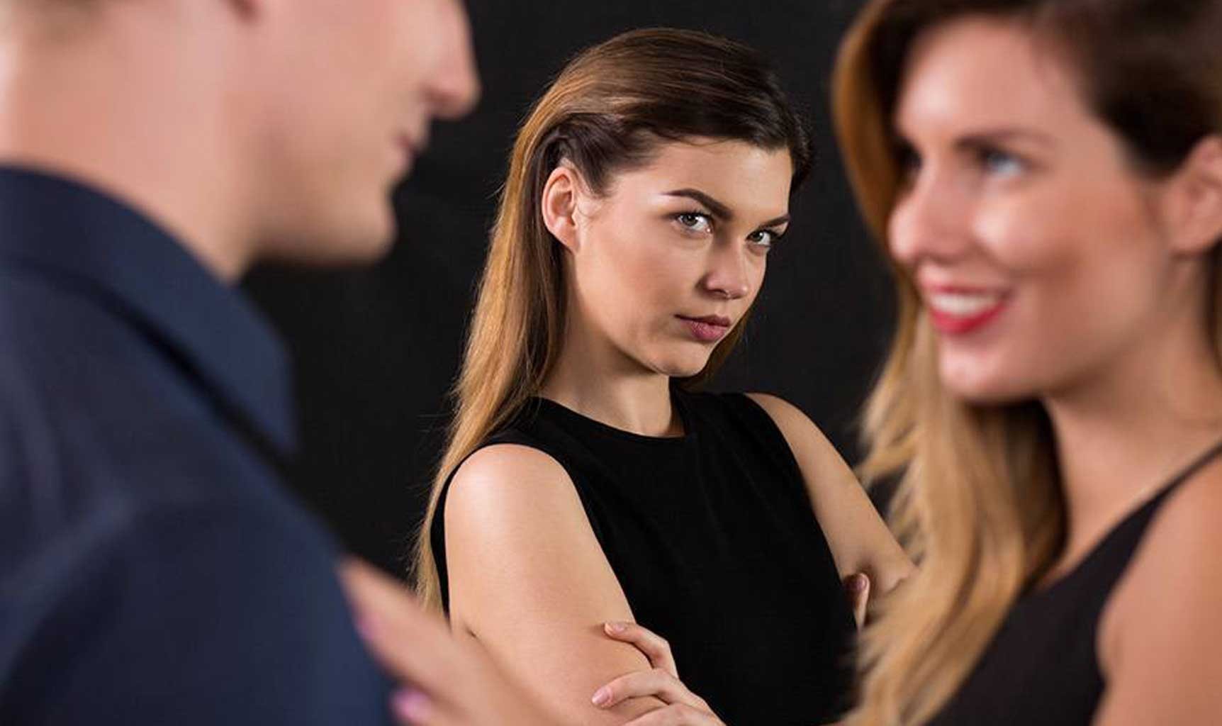 Kriza e famshme e vitit të 7-të, burrat dhe gratë e vuajnë