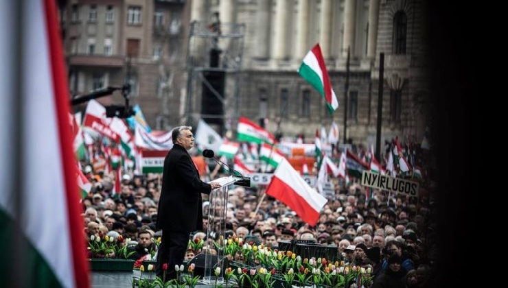 Viktor Orban nxjerr gjysëm milioni në shesh: Të mposhtim rrjetin e organizuar global që drejtohet nga Soros