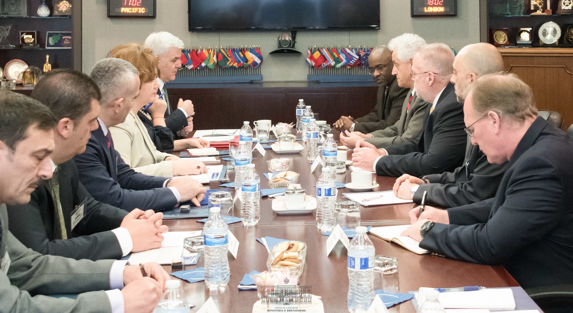 Hije mbi marrëveshjen e Ramës me FBI, pas takimeve të Xhafaj në Uashington