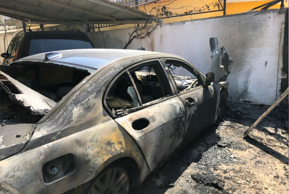 FOTO/ Vlorë, digjet BMW-ja, dyshimet për zjarrvënie të qëllimshme