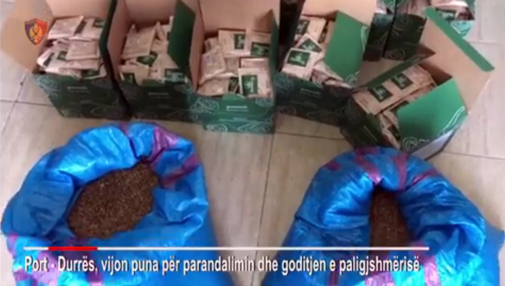 VIDEO/ Porti Durrës, sekuestrohen mallra kontrabandë – Në pranga 5 persona, midis tyre një doganier