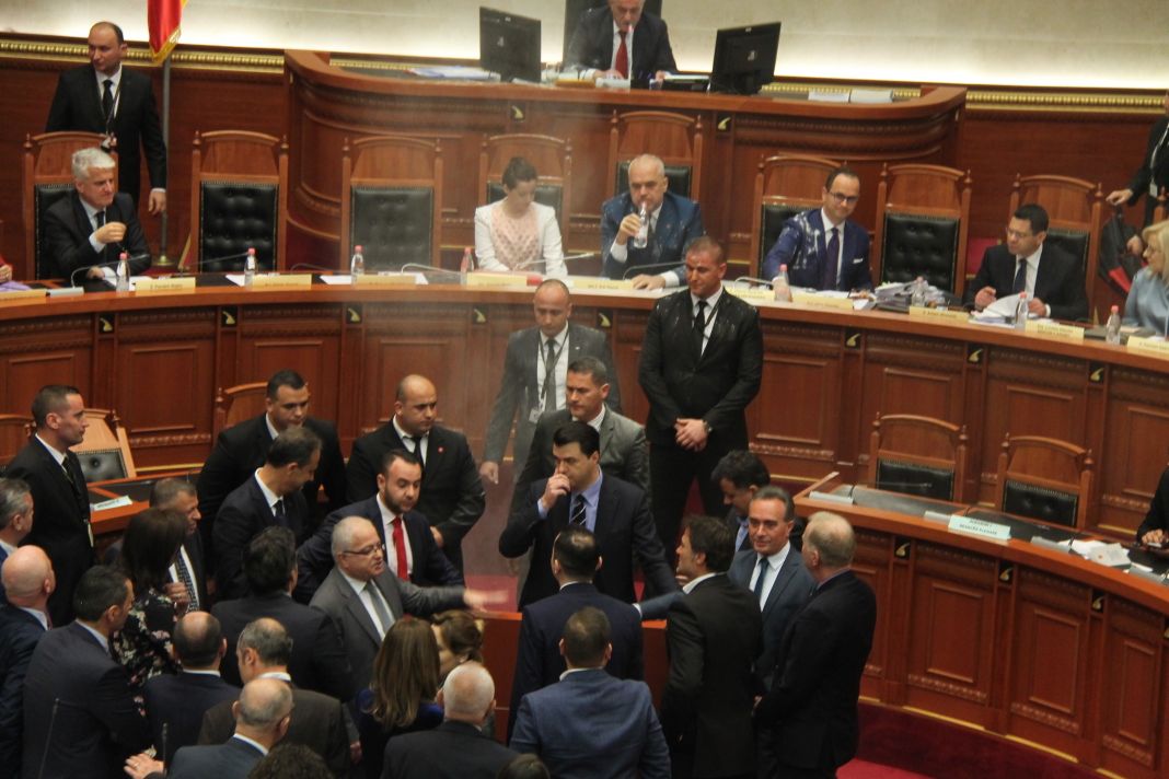 Byroja mblidhet në orën 18:00 për përjashtimin e tre deputetëve PD – Po për Ditmir Bushatin çfarë do të vendoset?!