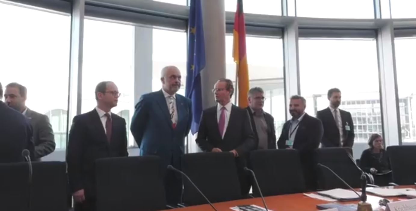 FOTO GALERI/ Gunther  Krischbaum tregon: Ja çfarë i thashë dje në sy Edi Ramës