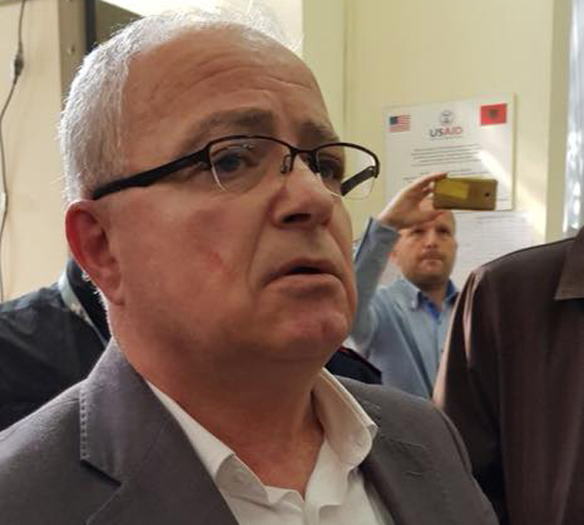 FOTO LAJM/ Policia gjakos Kryetarin e Grupit Parlamentar të PD