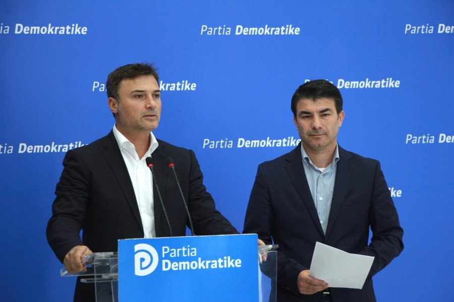 VIDEO/ Pistoletë në kokë në mes të natës, kërcënohet me jetë zyrtari i PD