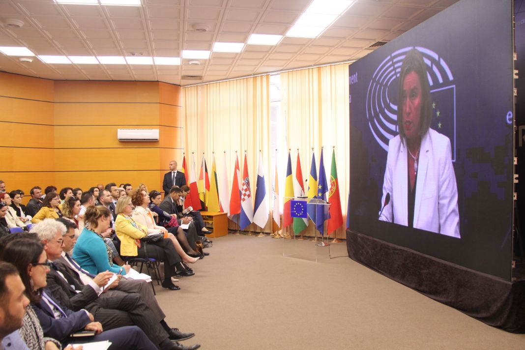 LAJMI I FUNDIT/ KE rekomandon hapjen e negociatave për anëtarësim me Shqipërinë