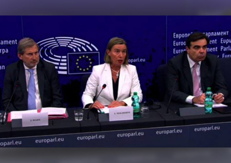 Gazetarja e Financial Times gozhdon Mogherinin: Si do të bindni Francën e Gjermaninë për negociatat me Shqipërinë?