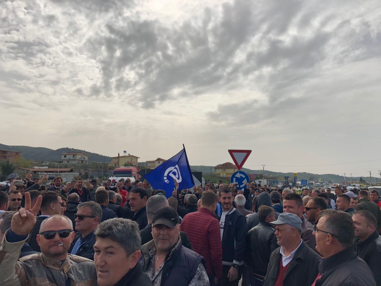 FOTO GALERI/ Mosbindja civile, ja si ka ndodhur bllokimi i rrugëve, Basha dhe Kryemadhi në krye të protestave