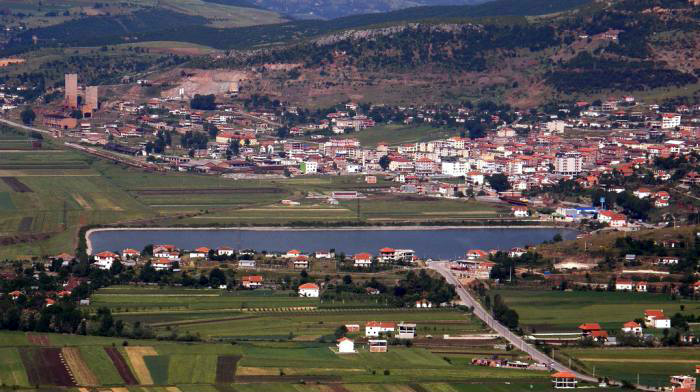 FOTO FAKT/ Si e sheh Edi Rama Prrenjasin në mëngjes dhe si e sheh Fiks Fare në darkë