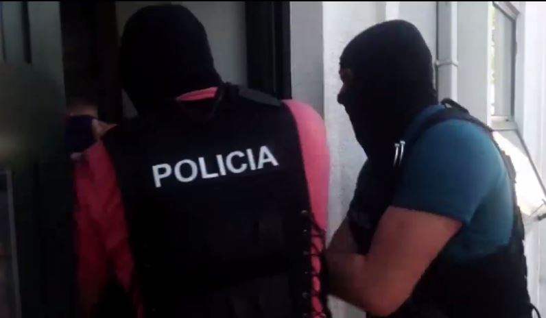 VIDEO & EMRI/ Tiranë, arrestohet i shumëkërkuari i dënuar me 20 vjet burg në Itali