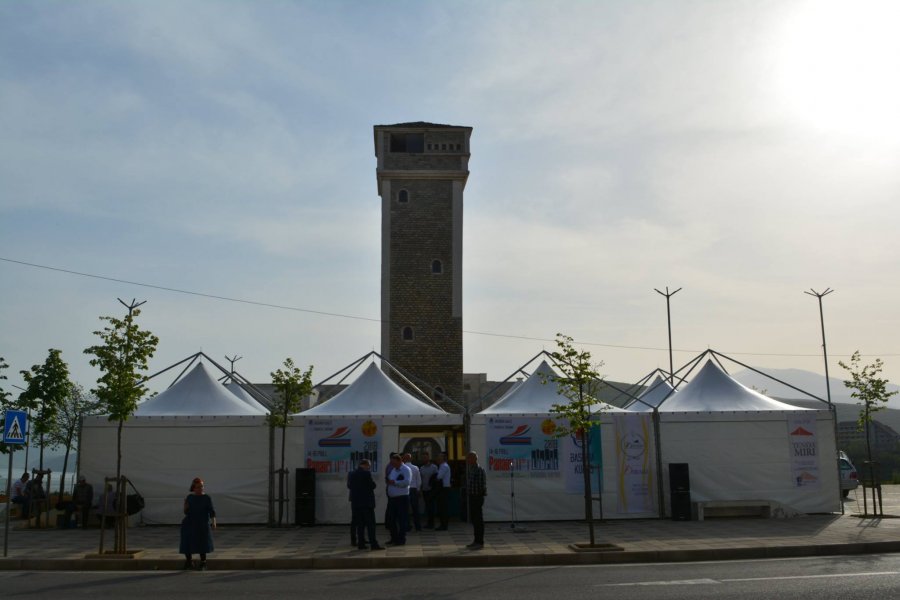 FOTO GALERI/ Sot 19 vjet nga eksodi i shqiptarëve nga Kosova, nis marshimi simbolik nga Mitrovica drejt Kukësit