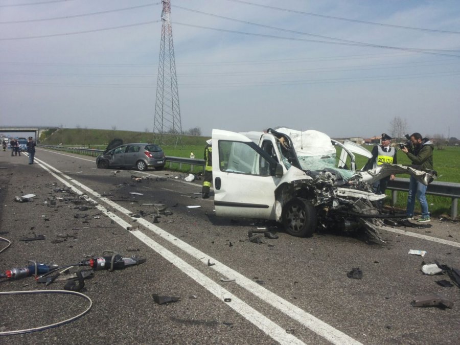 VIDEO/ Itali, e përplas kamioni, humb jetën shqiptari