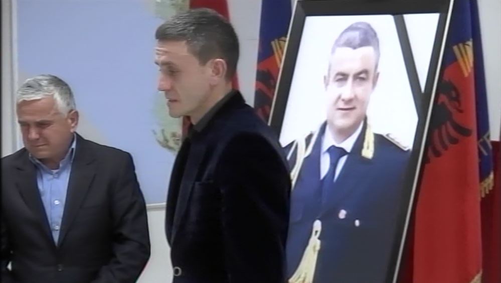 Kryekomisari Artan Cuku, në një libër dhe në një dokumentar