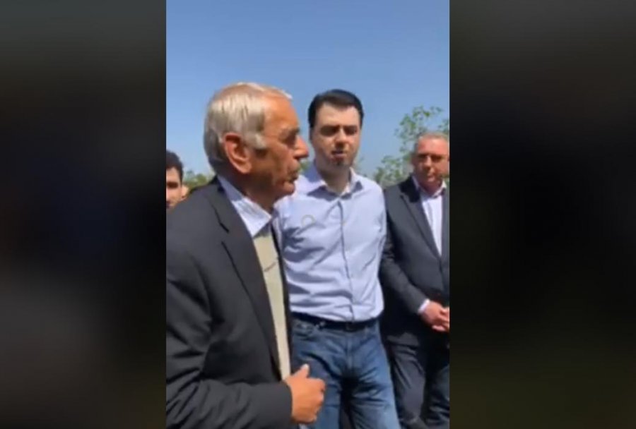 VIDEO/ Basha në Shushicë të Elbasanit, bashkëbisedon me fermerët