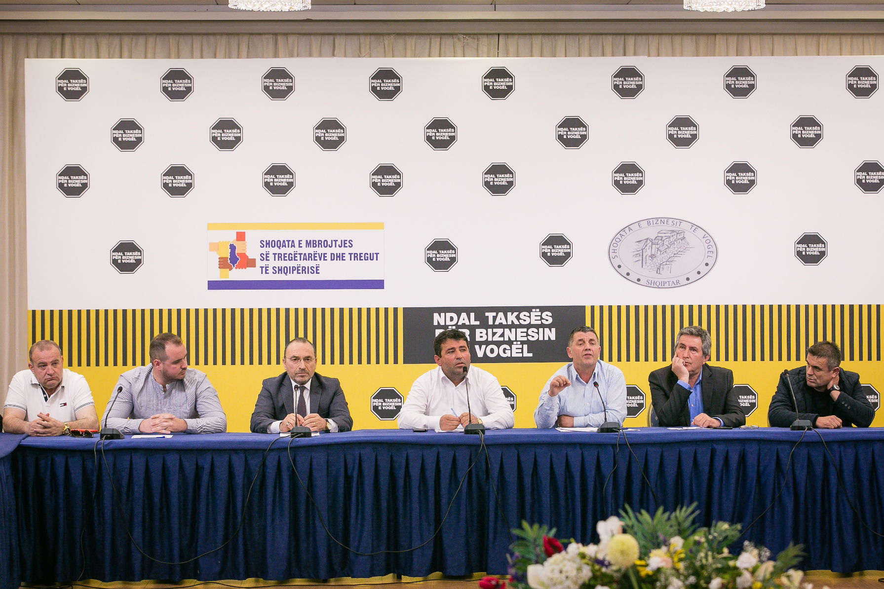 Biznesi nesër protestë, për një orë të gjithë ulin qepenat