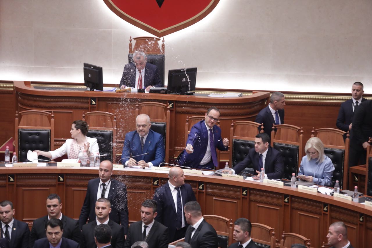 Byroja mblidhet në orën 18:00 për përjashtimin e tre deputetëve PD – Po për Ditmir Bushatin çfarë do të vendoset?!