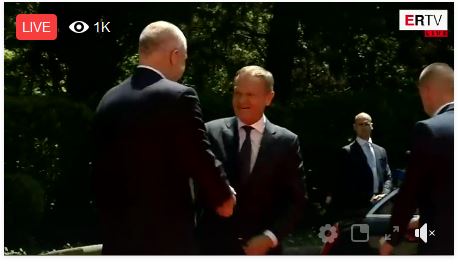Donald Tusk në Tiranë, zyrtari i lartë evropian pritet me ceremoni shteterore