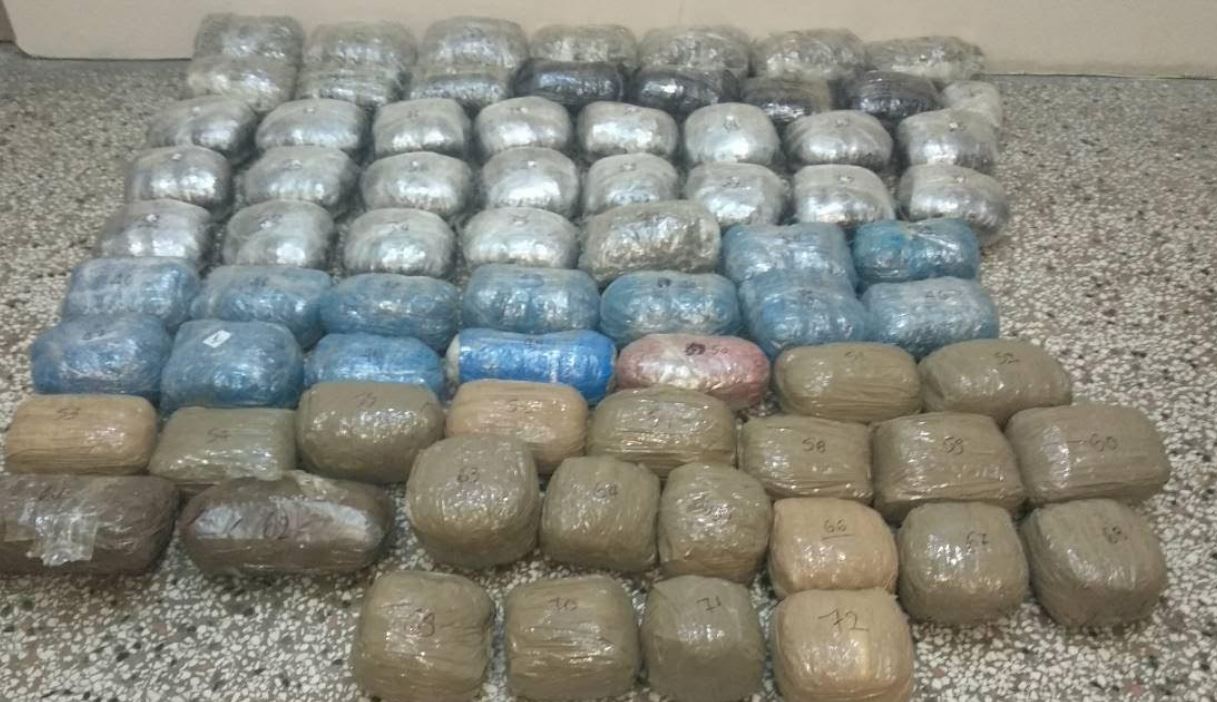 FOTO GALERI/ Greqi, shqiptari dhe greku ndalohen në dy makina me drogë