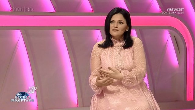 ARDIT GJEBREA/Fatbardha ndahet nga burri, i kerkon te martohet ne emision mikut te femijerise