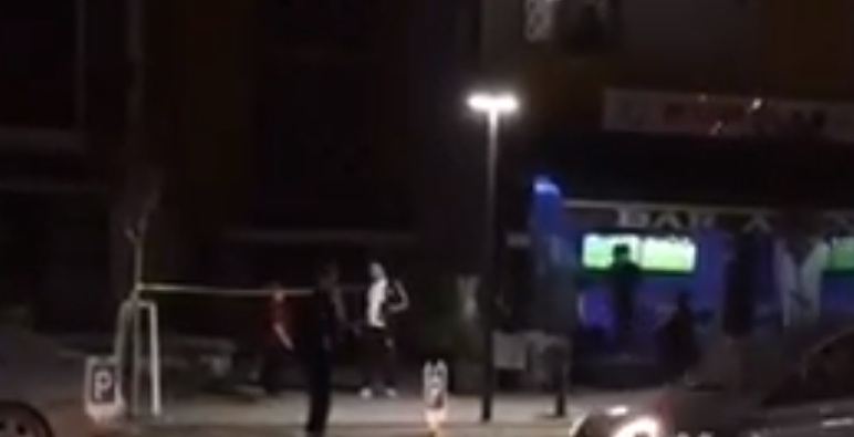 DETAJET/Shpërthejnë armët në qendër të Fierit, lufta te pika e basteve