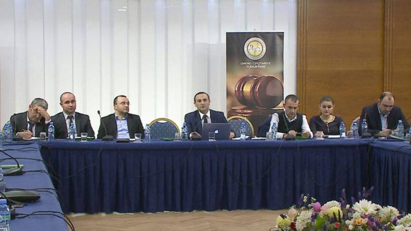 Thirrja e gjyqtarëve: Kujdes me Vetting-un!