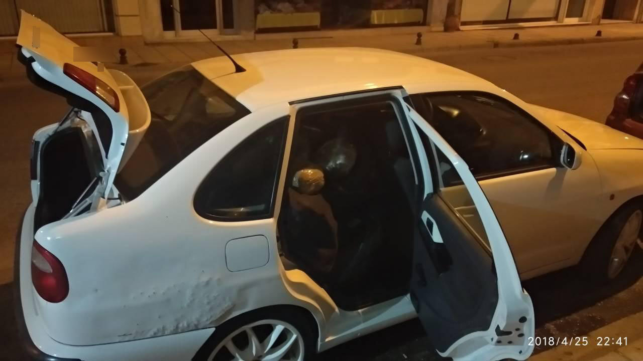 FOTO GALERI/ Greqi, shqiptari dhe greku ndalohen në dy makina me drogë