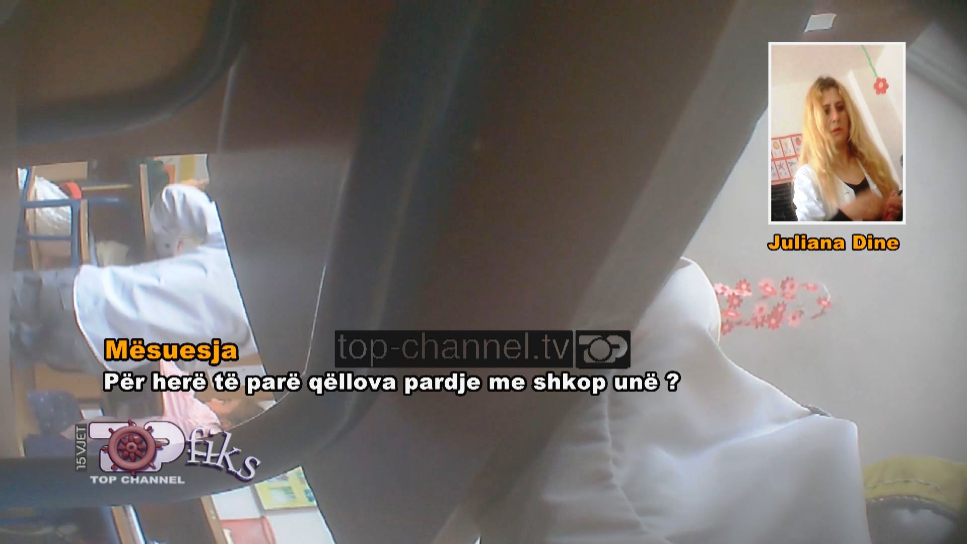 Skandal/ Mësuesja rreh me shkop fëmijët. “Zhulsa, qafë pa larë”