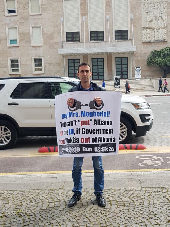 FOTO GALERI/ Mogherini pritet me parulla para Kryeministrisë: S’ka Shqipëri në BE, me rrëmbim e burgosje kuksianësh