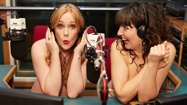 FOTO GALERI/ Moderatoret e BBC drejtojnë nudo, emisionin “Rrëfime lakuriq”