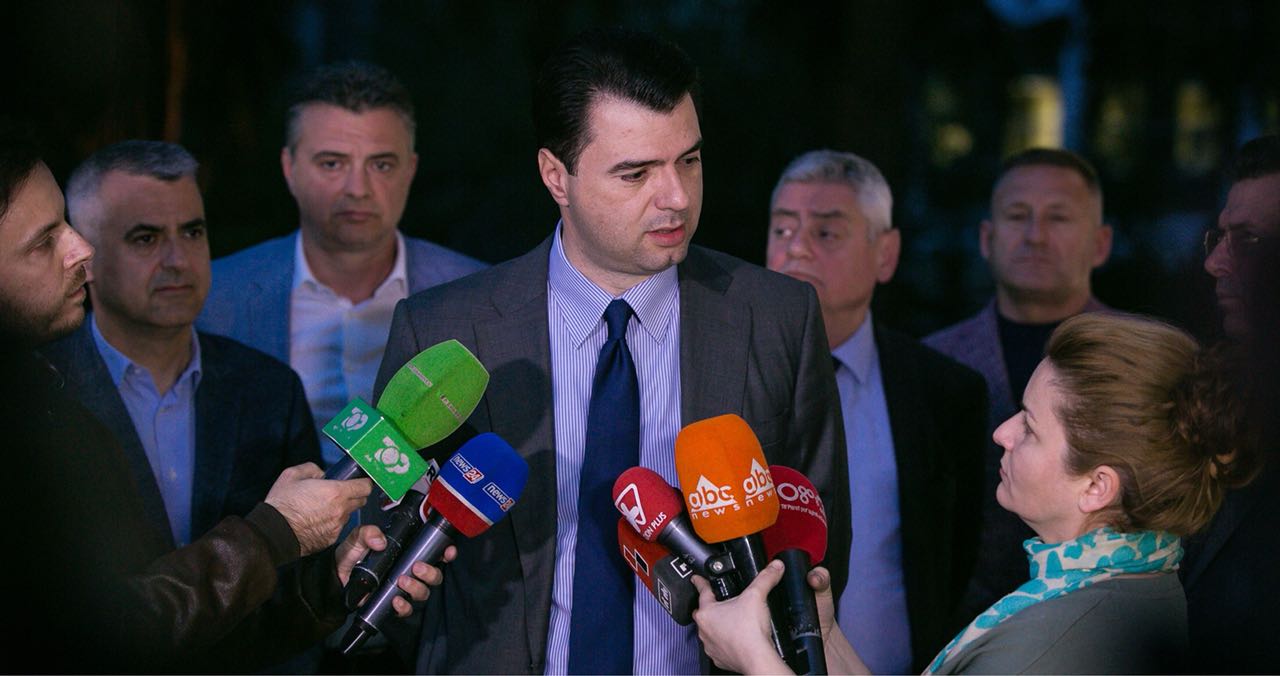 Basha lajmëron protestën tjetër: Rama vetëm ka pranuar fajin