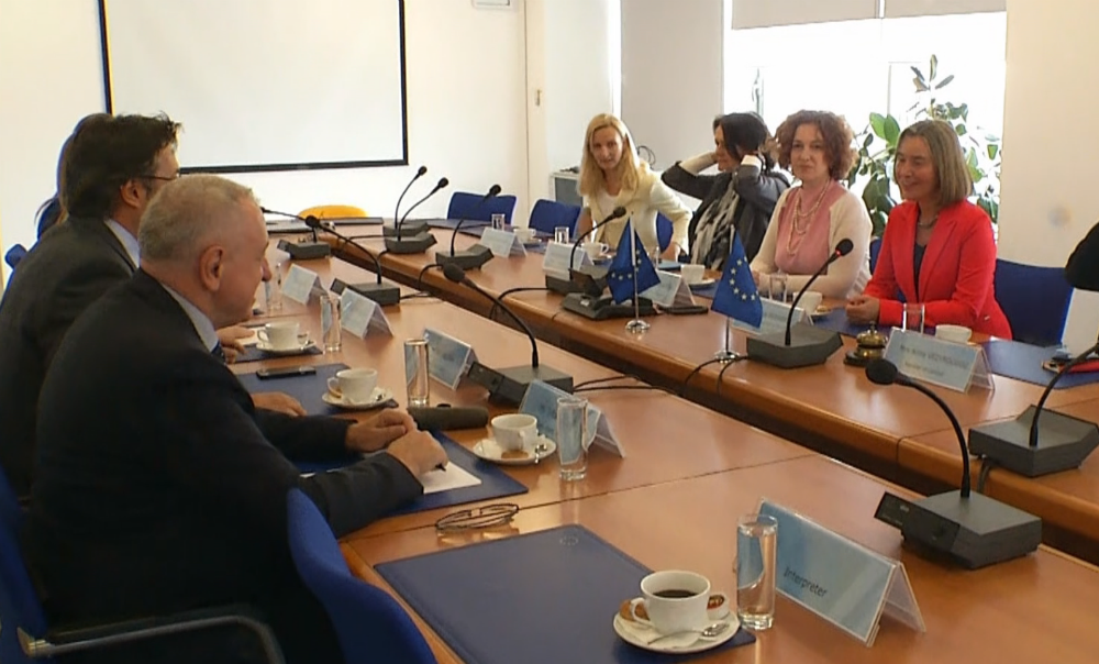 FOTO/ Përfundon takimi i opozitës me Mogherinin, ja rezervat dhe kërkesat