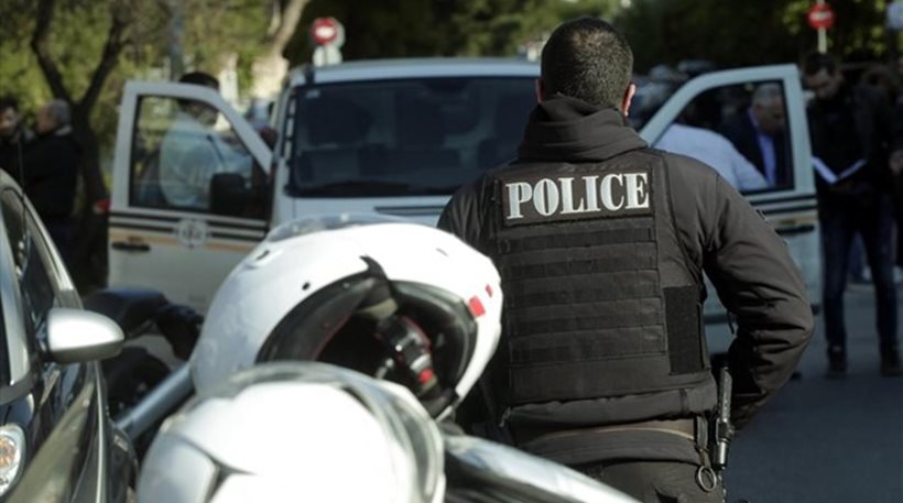 Greqi, tentuan “të hiqnin qafe” 27-vjeçarin shqiptar, pranga grekut dhe dy shqiptarëve