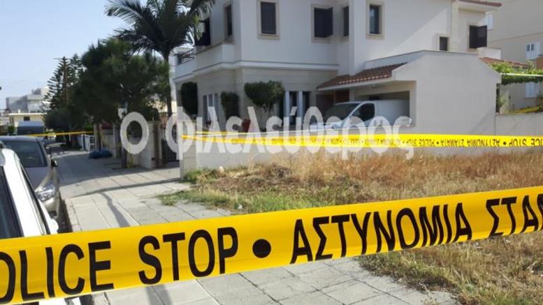 MASAKRA/40 thika ciftit në shtëpi, 15 vjecari ia del të thërrasë policinë