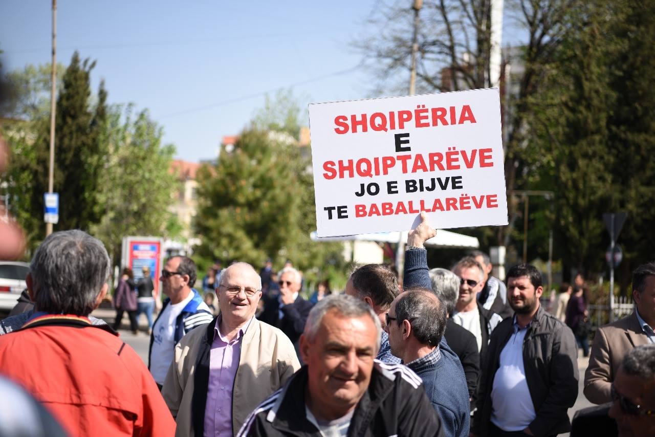 FOTO GALERI/ Kryebashkiakja Ademi, mesazh kryeministrit Rama: Shkodra të shpalli “non grata”, është vetëm fillimi