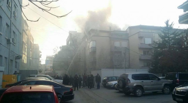 Kosovë, zjarri në banesë i merr jetën 4-vjeçares nga Shqipëria