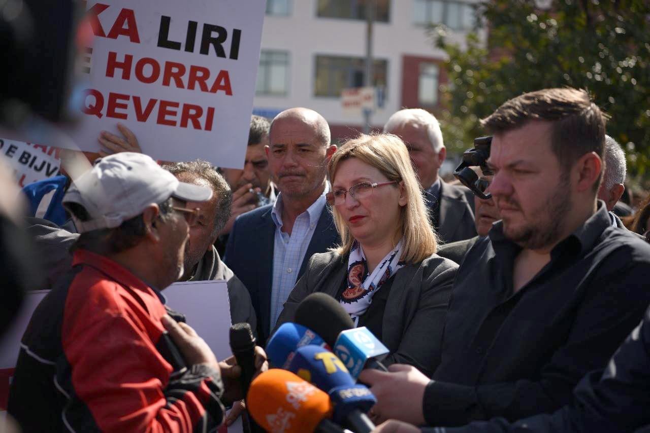 FOTO GALERI/ Kryebashkiakja Ademi, mesazh kryeministrit Rama: Shkodra të shpalli “non grata”, është vetëm fillimi