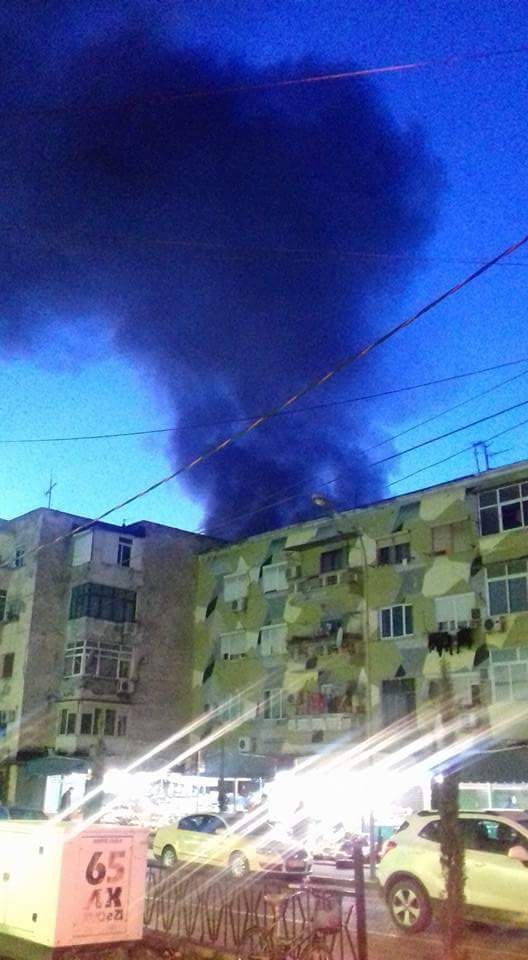 LAJMI I FUNDIT/Zjarr i madh në një magazinë në Tiranë