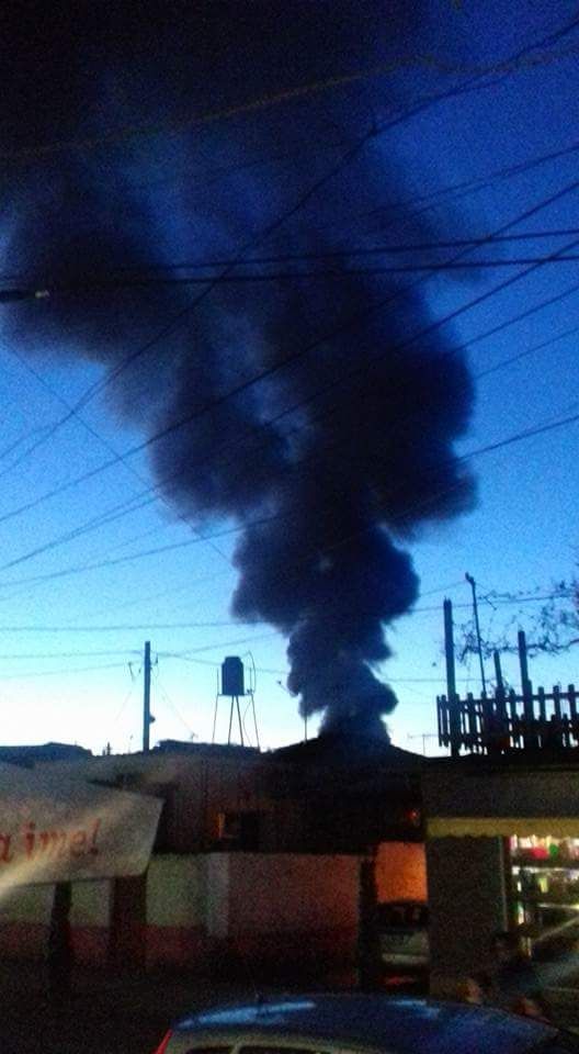 LAJMI I FUNDIT/Zjarr i madh në një magazinë në Tiranë