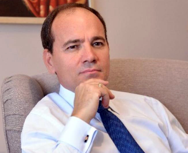 BUJAR NISHANI/ Nuk ka shembull në Europë kur një kryeministër, pisllëkun e oborrit të shtëpisë kërkon t’ia pastrojnë gjitonët e mëhallës