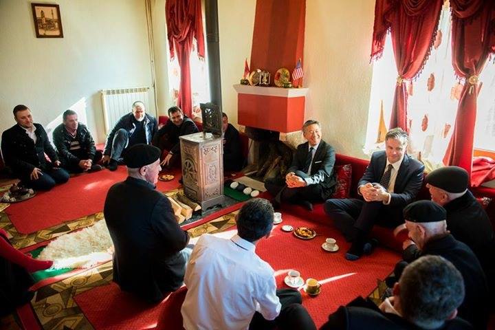 Donald Lu “Qytetar Nderi i Librazhdit”, motivacioni: U ul këmbëkryq në odat tona…!