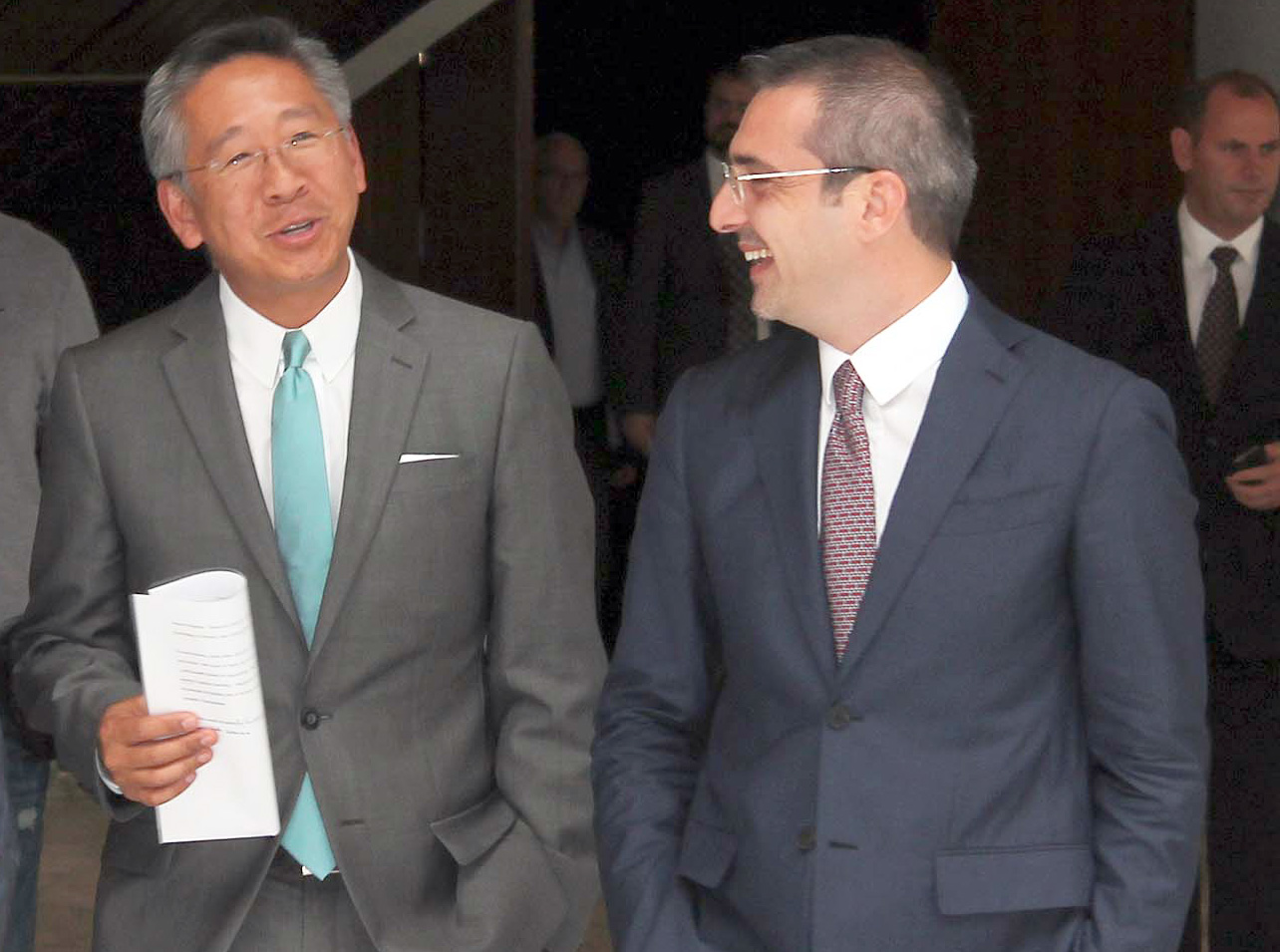 Donald Lu nuk përmend më “peshq të mëdhenj”, por ka diçka për të thënë për mandatin e Saimir Tahirit