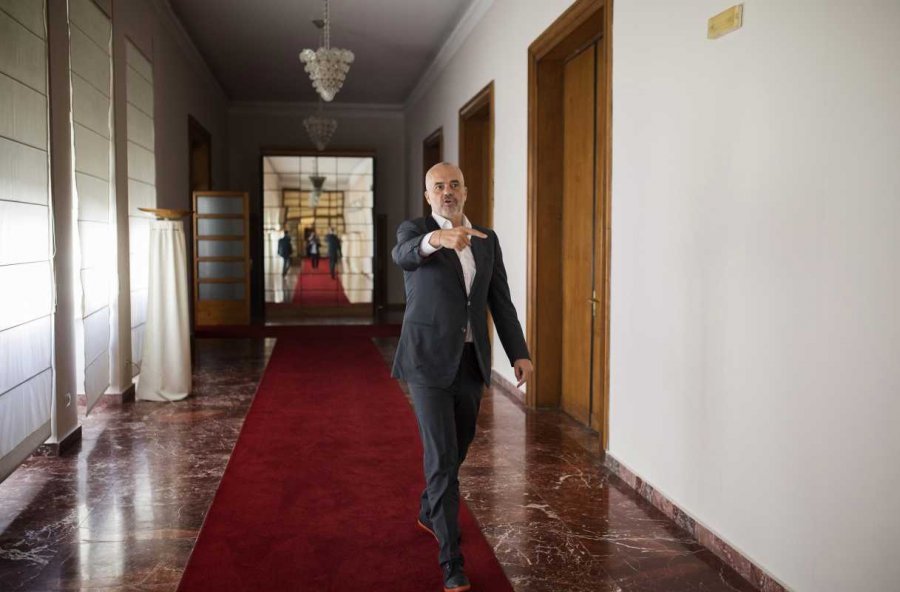 MOTI/ Shiu ka rezervuar rrebesh rreth mesditës së sotme