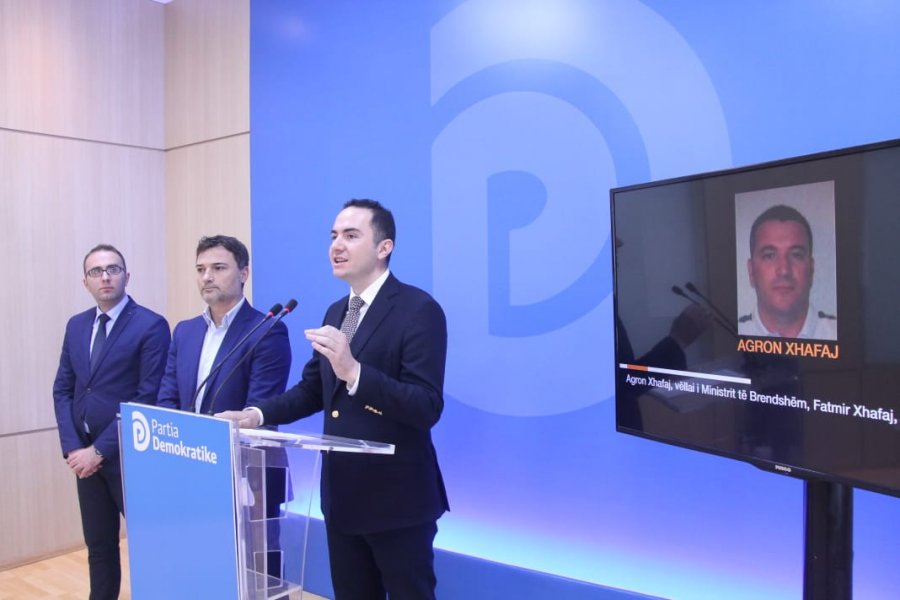 VIDEO PËRGJIMI I PLOTË/ Agron Xhafaj komunikon me trafikantin bashkëpunëtor: Hera e fundit që të ndihmoj se po më sulmojnë vëllanë