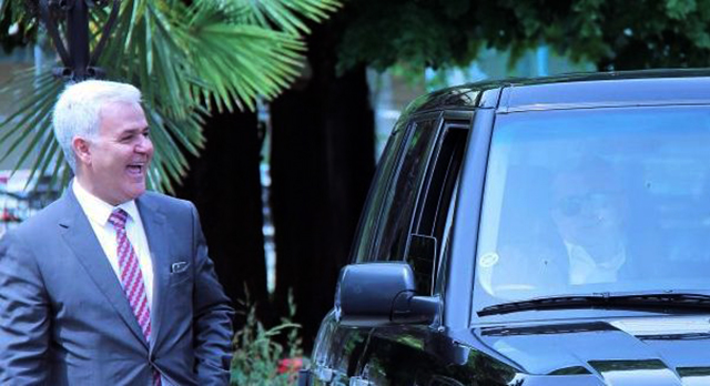 VIDEO PËRGJIMI/ Vëllai i Fatmir Xhafaj vazhdon trafikun e drogës, Agron Xhafaj: Këta plehrat nuk na lënë të punojmë