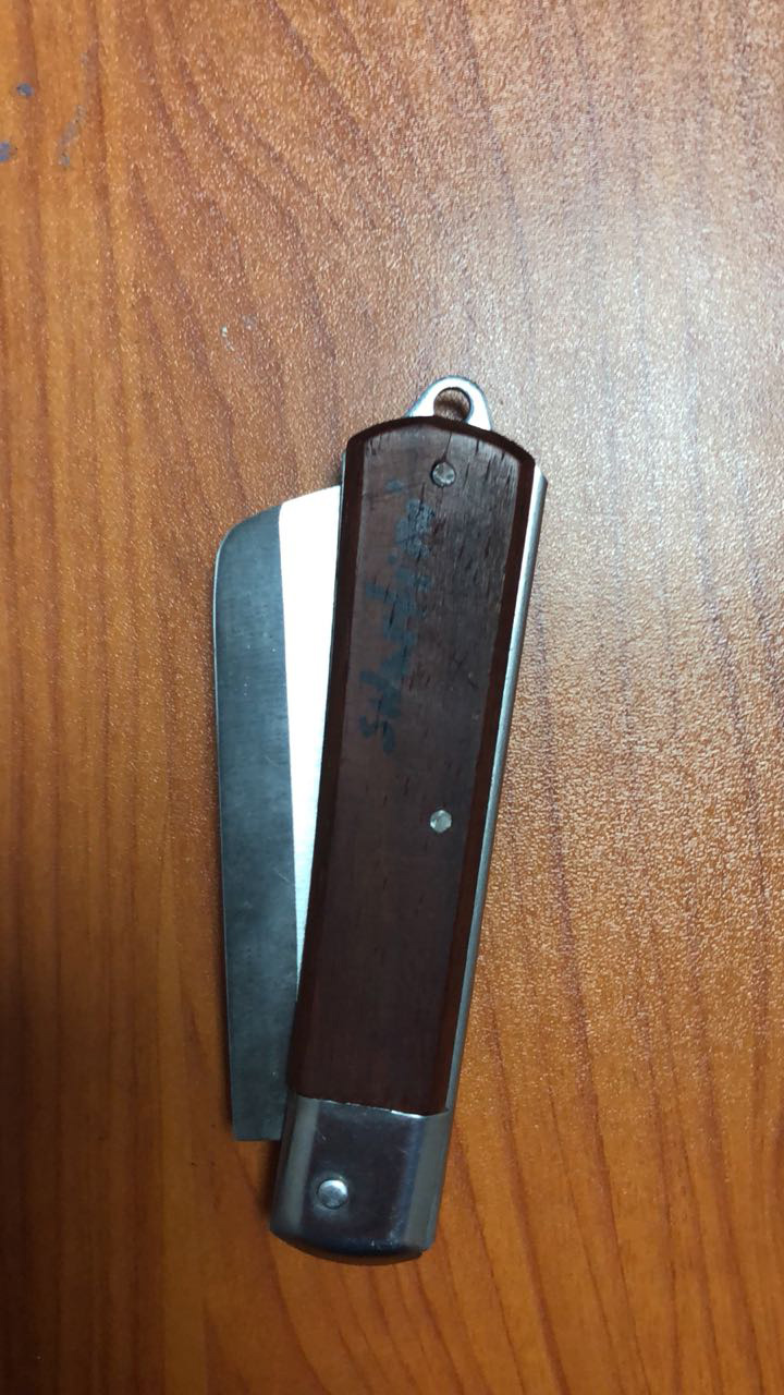 FOTO GALERI/ Tiranë, grabit me thikë farmacinë prangoset 17-vjeçari