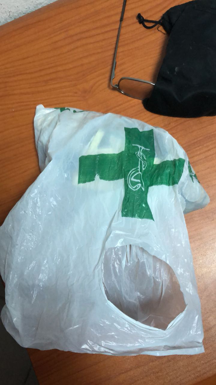 FOTO GALERI/ Tiranë, grabit me thikë farmacinë prangoset 17-vjeçari