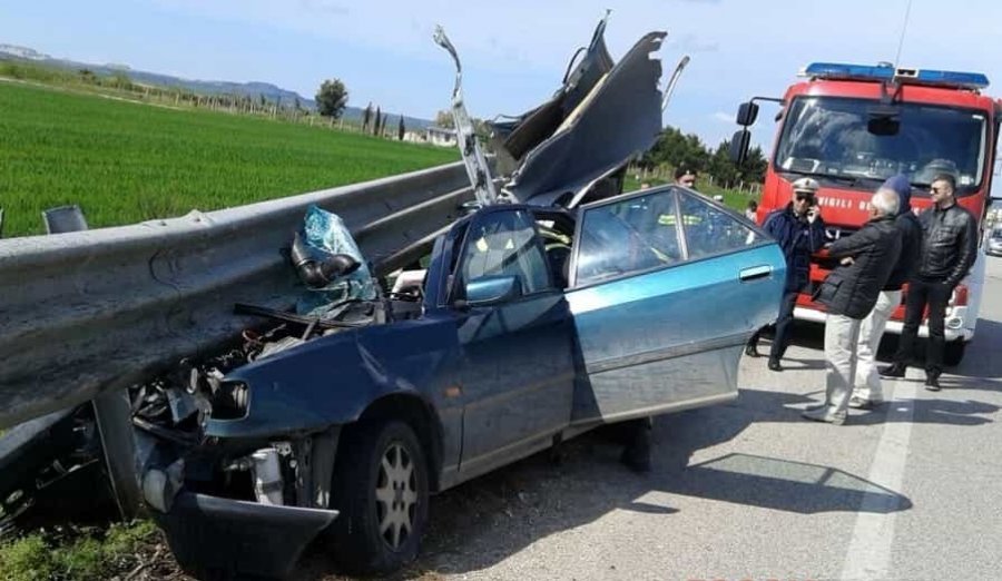 FOTO/ Itali, makina bëhet copë në autostradë, humb jetën shqiptari 22-vjeçar