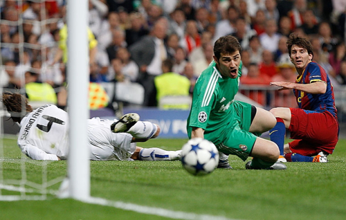 E pranon Casillas:Messi më ka bërë të vuaj shumë